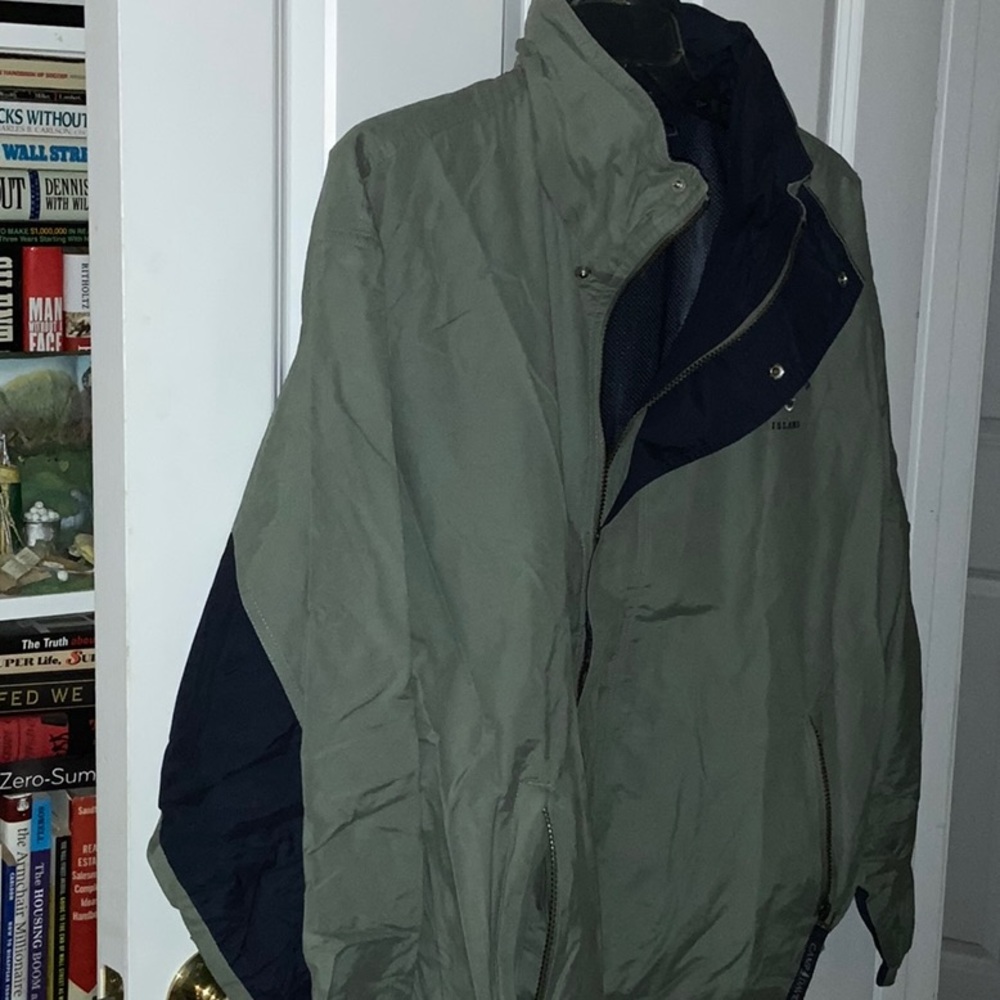 NWOT! Men’s full zip jacket. XL. green w/ navy. Elastic waist and sleeves.